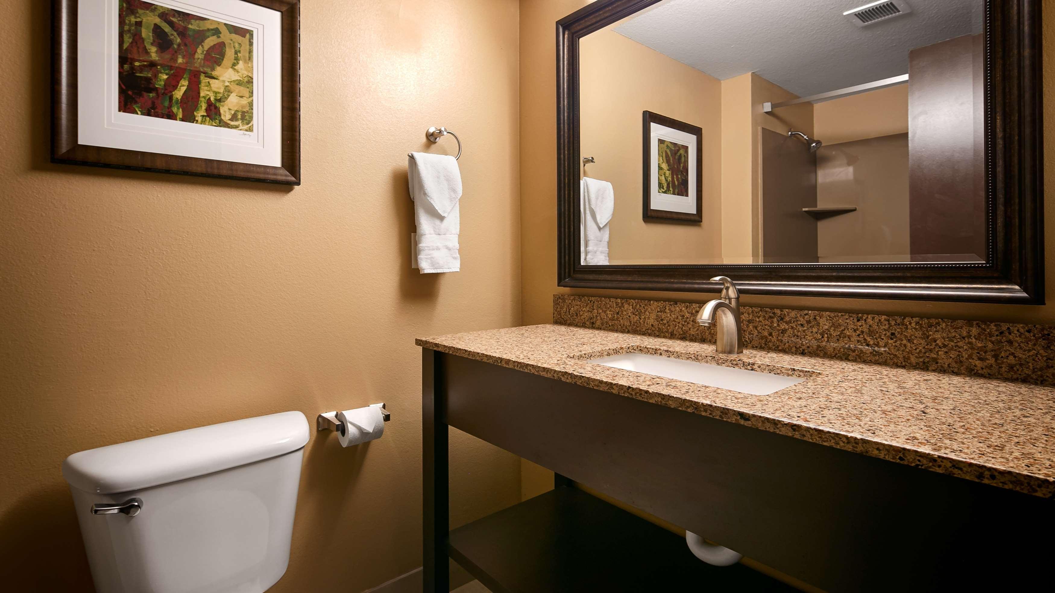 Best Western Woodland Inn Экстерьер фото