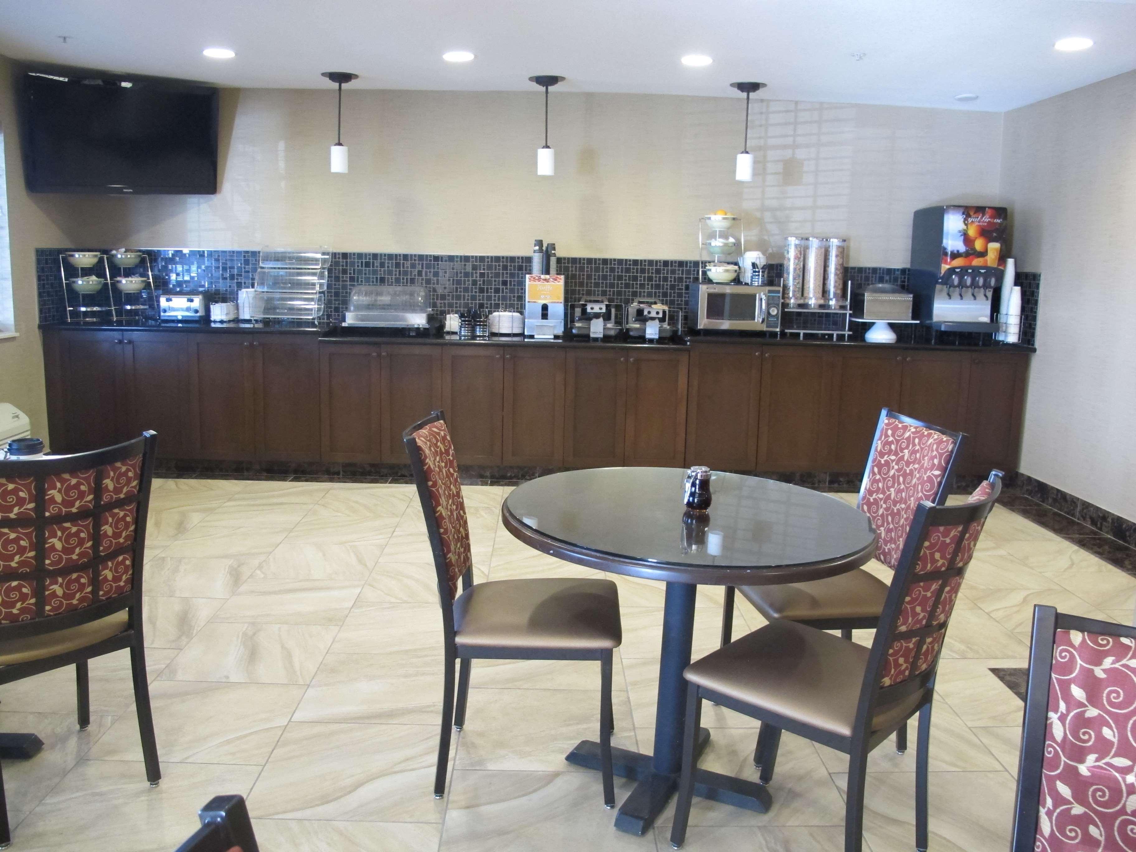 Best Western Woodland Inn Экстерьер фото