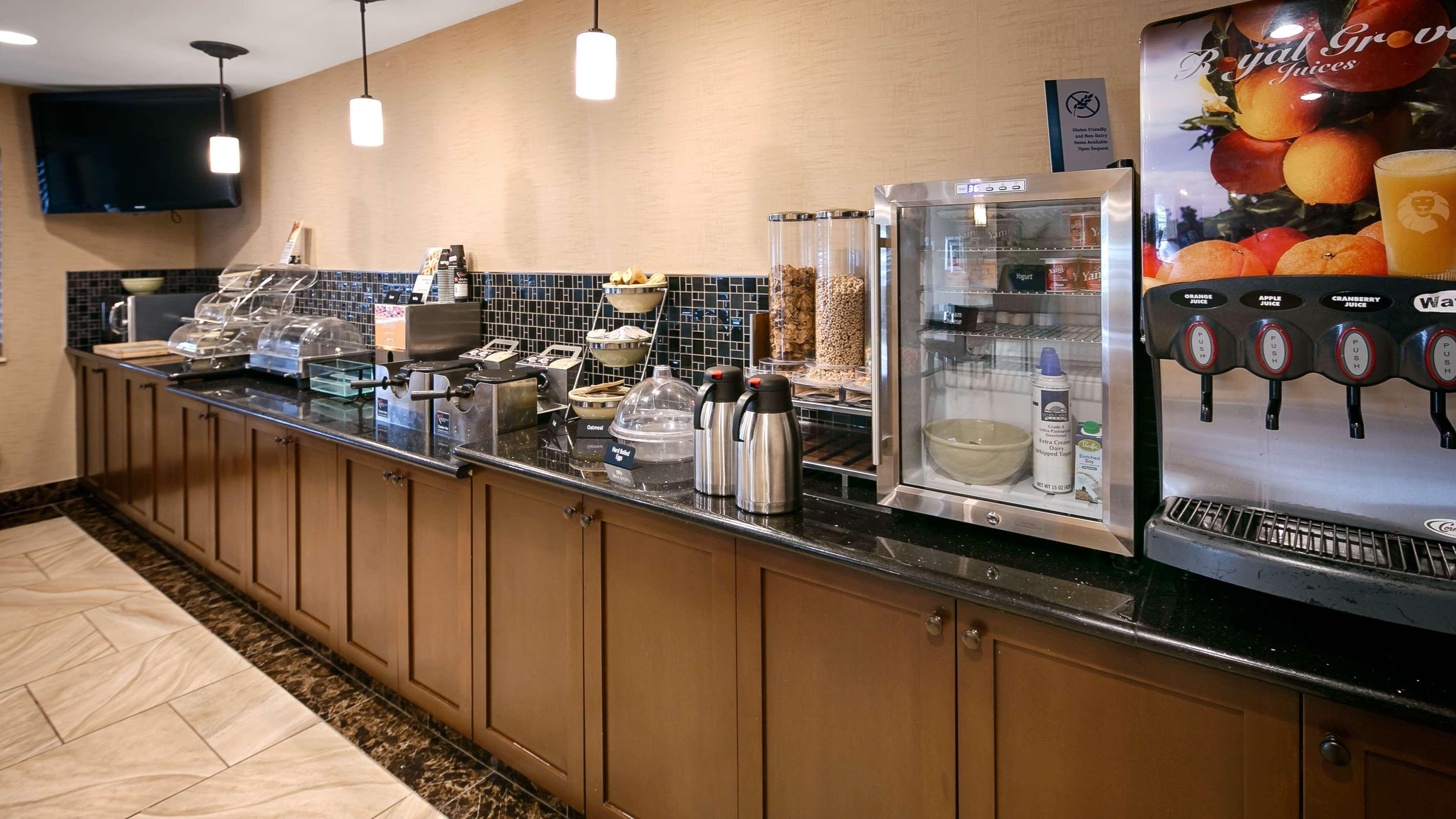 Best Western Woodland Inn Экстерьер фото