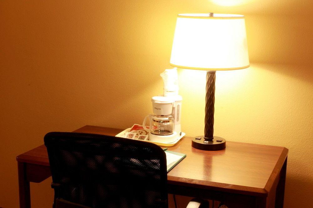 Best Western Woodland Inn Экстерьер фото