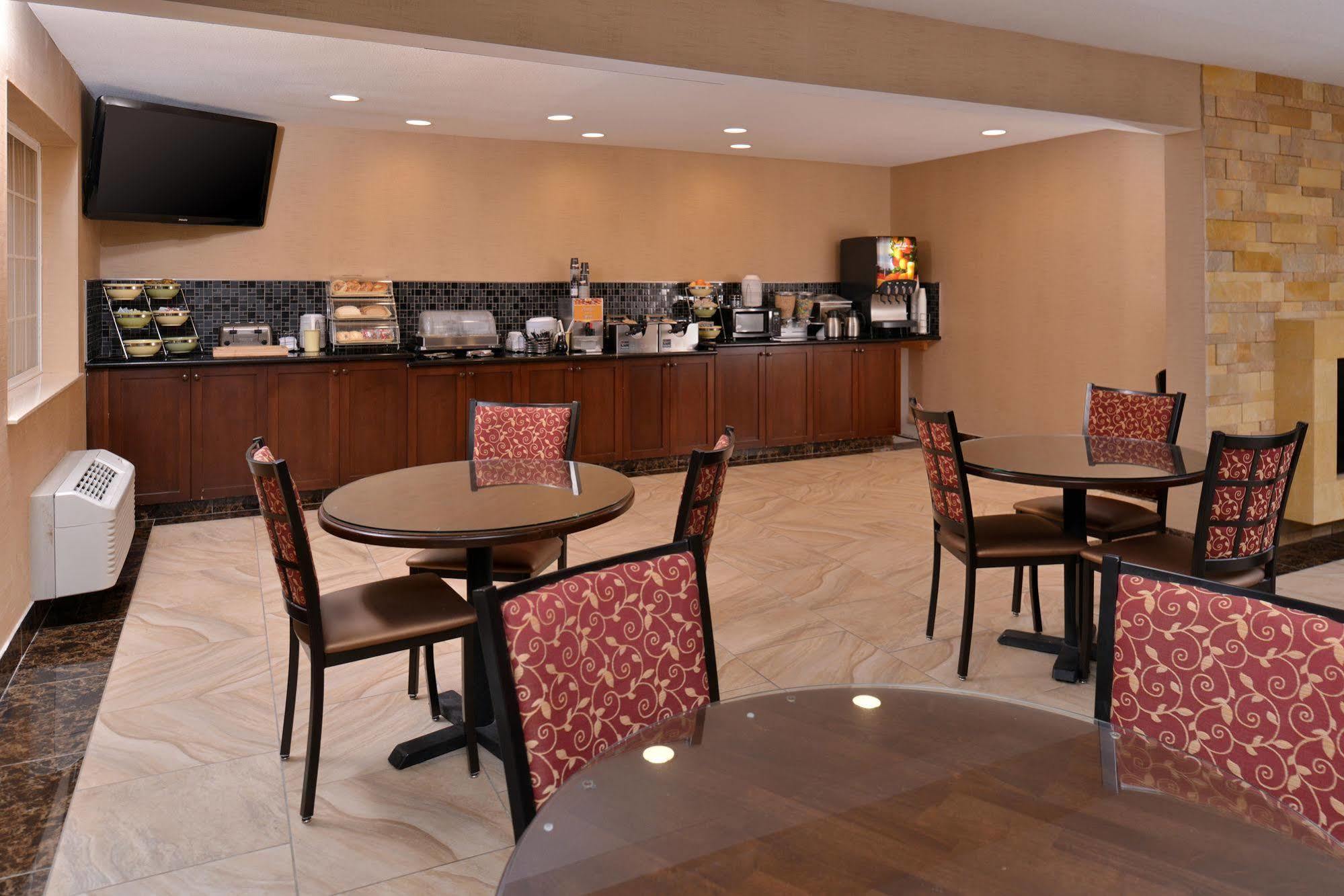Best Western Woodland Inn Экстерьер фото